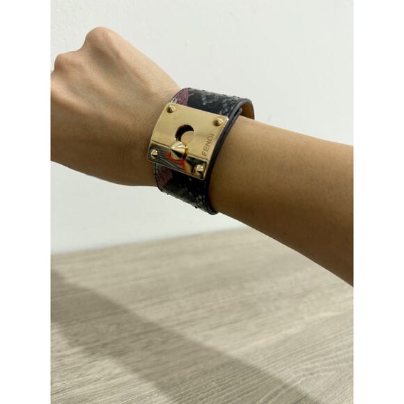 Fendi Wide Black/Gold Snakeskin Cuff Bracelet with Gold Clasp M - Picture 3 of 5